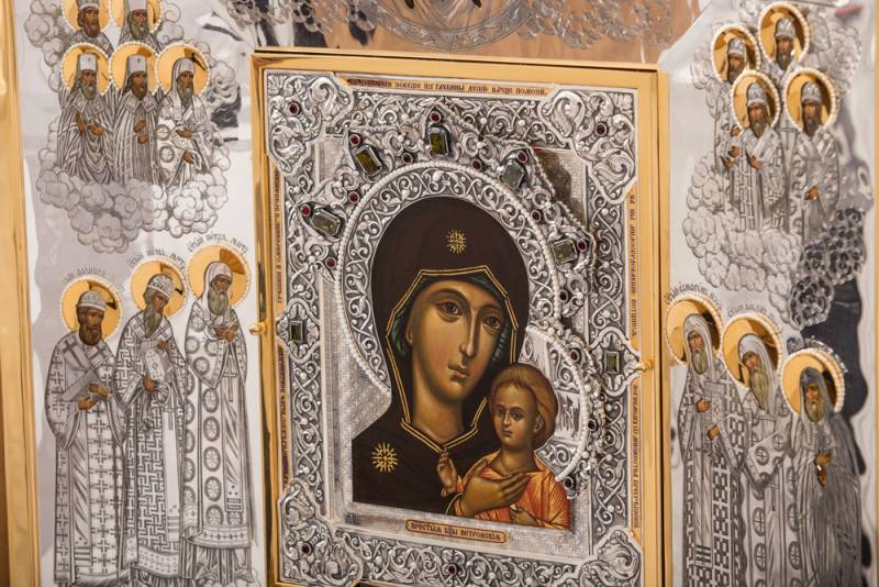 
День Петровской иконы Божией Матери 6 сентября: кому помогает чудотворный лик и чего нельзя делать в праздник                
