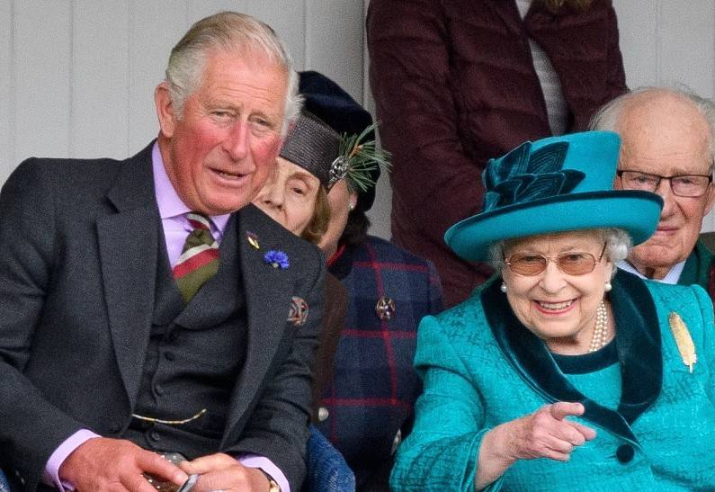 
Королева Великобритании Елизавета II передала часть своих полномочий принцу Чарльзу                
