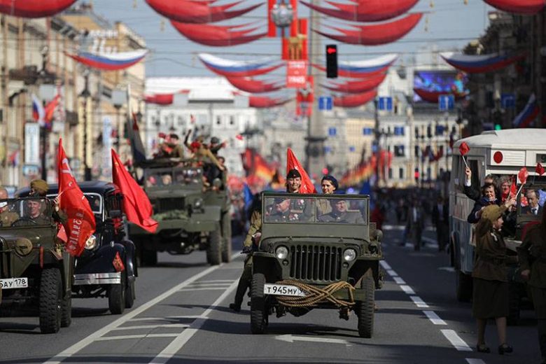 
Парад Победы в Санкт-Петербуге 9 мая 2022 года: во сколько начинается, что покажут, сколько техники пойдет                