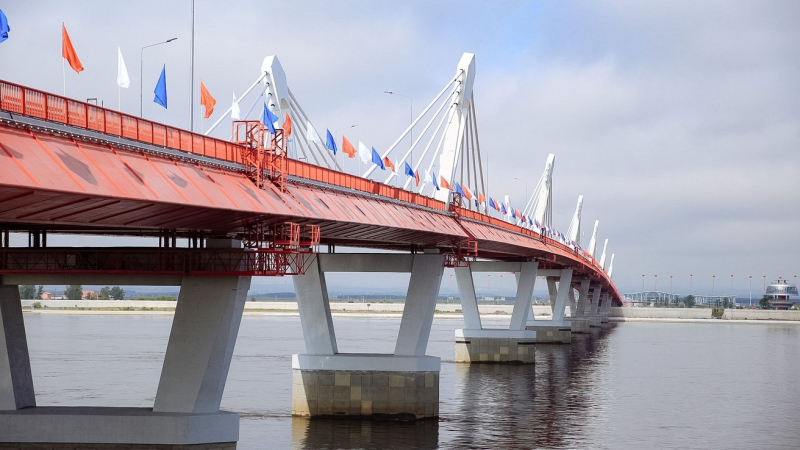 
                                Российский Благовещенск и китайский Хэйхэ соединил новый автомобильный мост                            