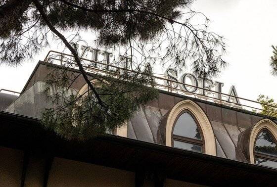 
София Ротару сталкивается с угрозой национализации ее гостиничного бизнеса в Ялте                