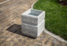 Характерные черты и функциональность урн на основе железобетона