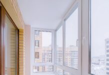 Остекление балконов и лоджий: виды, способы