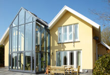 Особенности остекления коттеджей и загородных домов