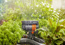 Типы дождевателей для полива газона