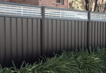 Заборы из профнастила: плюсы и минусы