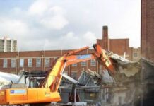 Демонтаж и снос построек