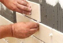 Как самостоятельно уложить керамическую плитку на стены