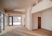 Строительство деревянных домов из клееного бруса: разнообразие напольного покрытия