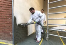 Какие фасады и почему следует оштукатуривать механически