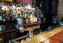 Бар начинается с каплесборника