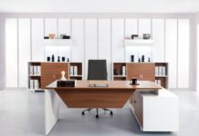 Столы для офиса: варианты и особенности
