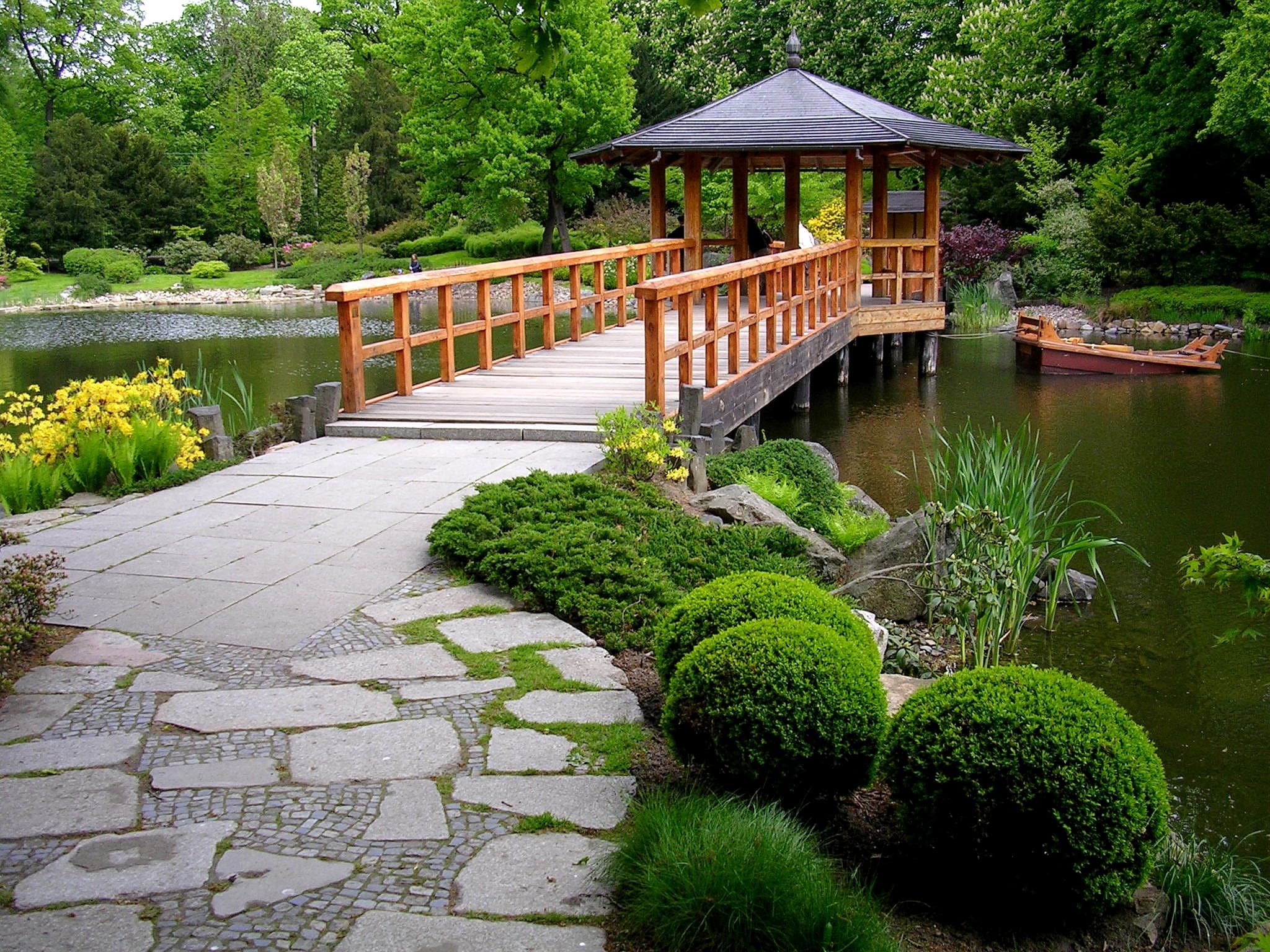 Ландшафтный дизайн. Хелен парк+ ландшафт. Ландшафтный пейзажный сад Японии. Беседка в Японии с прудиком. Джуди Пирс ландшафтный дизайнер.