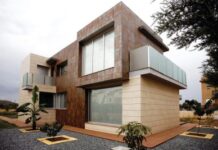 Фасад из керамогранита для дома: плюсы и минусы