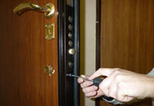 Профессиональный ремонт входных дверей специалистами