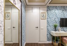 Из чего сделаны двери Софья?