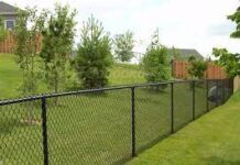 Какой забор установить на даче?