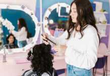 Какие есть курсы парикмахеров и сколько стоит обучение?