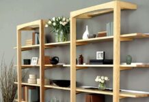 Стеллажи из дерева: максимальный комфорт в доме