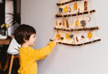 Как украсить комнату к Новому году 2024: 22 идеи новогоднего интерьера