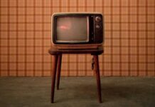 Главные факторы, говорящие о неисправности телевизора: может загореться