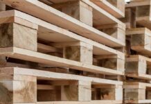 Преимущества и недостатки деревянных поддонов