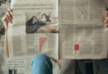 Россиянам назвали плюсы оклейки стен газетами