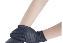 Незаменимые помощники в быту: Покупка нитриловых перчаток и хозяйственного мыла