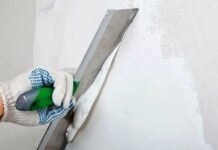 Преимущества использования шпатлевки для гладких и ровных стен