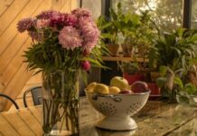 5 цветов-долгожителей для домашнего букета: список растений, которые дольше всего простоят в вазе