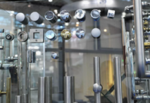 Виды и особенности фурнитуры для стекла