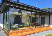 Остекление террасы: варианты, материалы и особенности