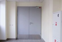 Защита технических помещений: как выбрать идеальную дверь