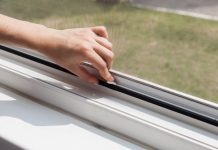 Чем полезна москитная сетка: разбираем ключевые преимущества