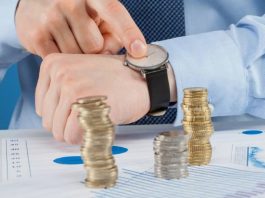 Почасовая оплата или фиксированная цена: как выгоднее платить юристу в 2026 году?