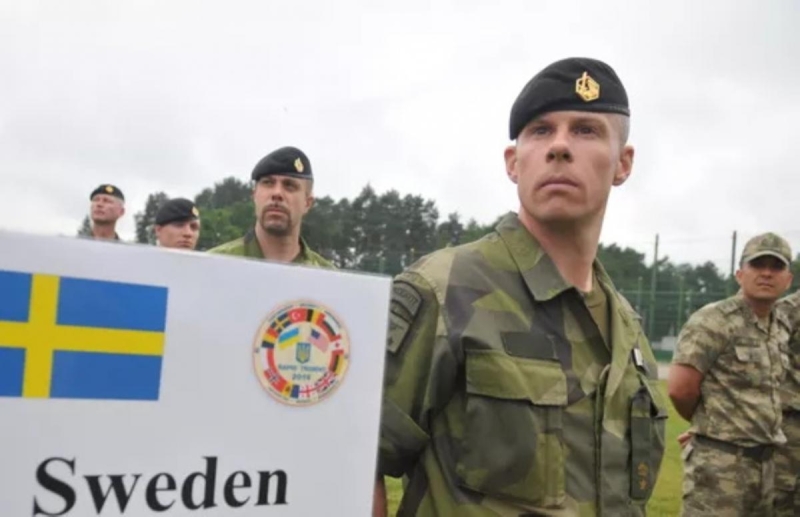 Финляндия и Швеция примут участие в маневрах у границ России