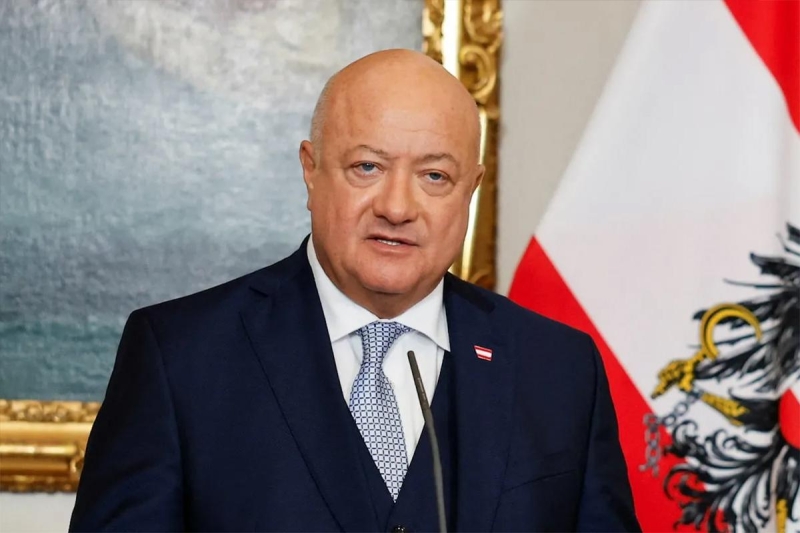 Канцлер Австрии призвал пересмотреть правила предоставления убежища в ЕС