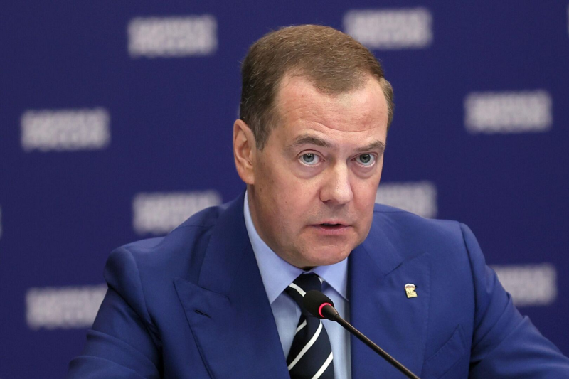 Медведев заявил, что всех причастных к теракту в «Крокус Сити» надо убить