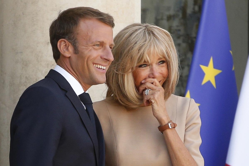Президент Франции прокомментировал слухи о том, что его супруга родилась мужчиной