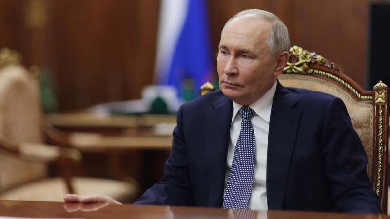 Путин поручил исключить бюрократические требования в сфере стройки жилья
