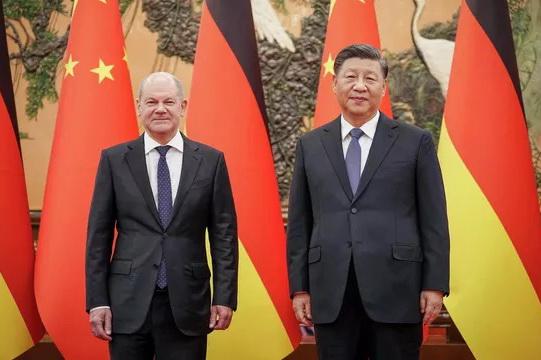 Си Цзиньпин принял канцлера Шольца в Пекине