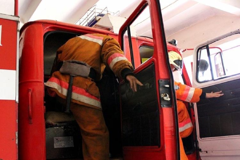 У общежития УрФу в Екатеринбурге заметили шесть пожарных машин