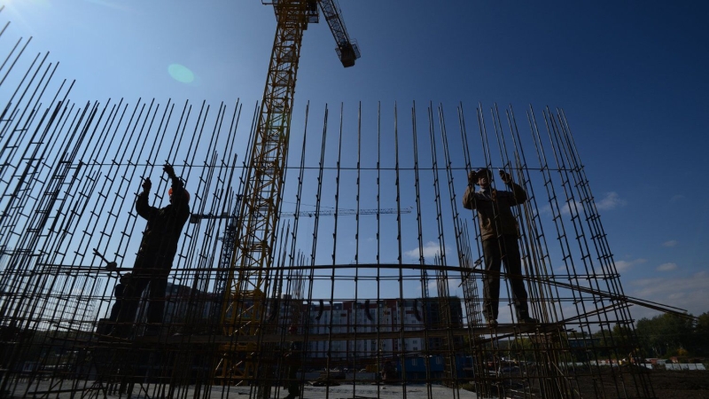 В России снизилось число новых проектов в стальном строительстве