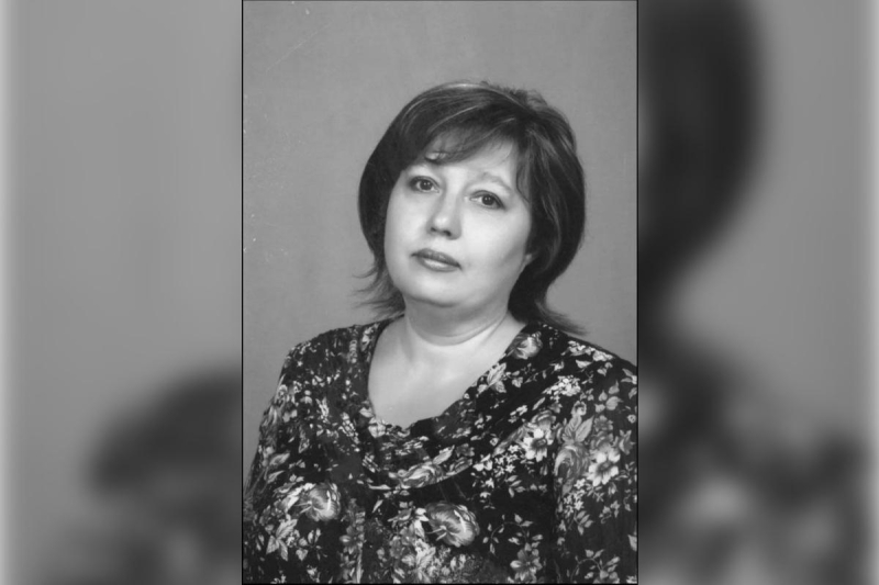 В Волгограде на школьной линейке скоропостижно умерла учительница